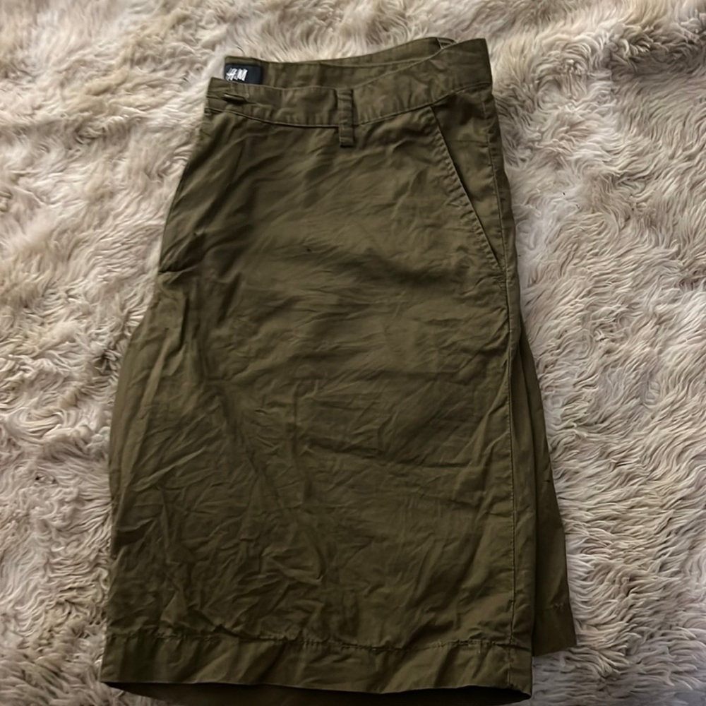 H&M shorts. 34R olive green